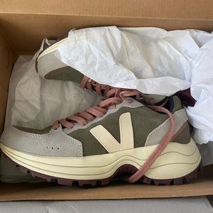 NEW WITH TAGS Vejas Intermix Exclusive